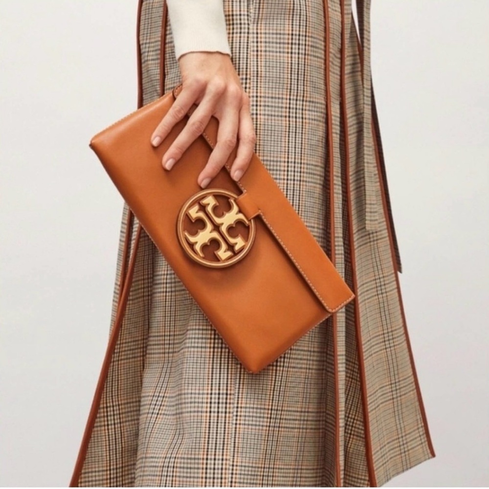 Tory Burch Women's Miller Metal Clutch leather logo  color Aged Camello